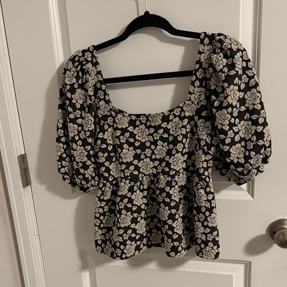 Floral Puff Sleeve Peplum Top - Black and Cream